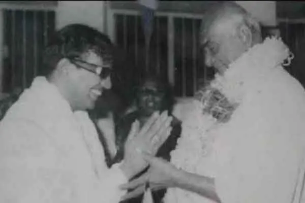 An Kalaignar love for Kamaraj - Naganathan tells history