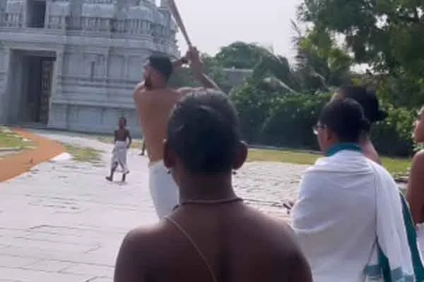 Venkatesh Iyer Played cricket in kanchipuram temple viral video 