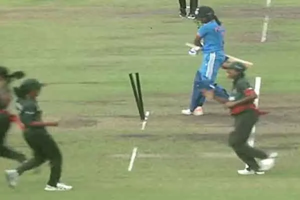 Harmanpreet Kaur who behaved indecently; A viral video