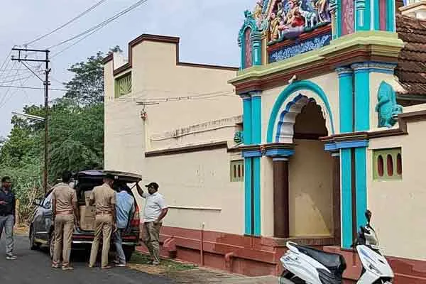 Gautami complains; balaraman  arrested!