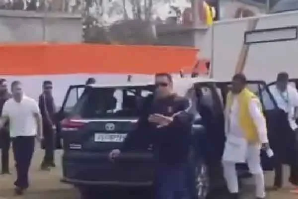 Rahul Gandhi's car issue in west bengal 