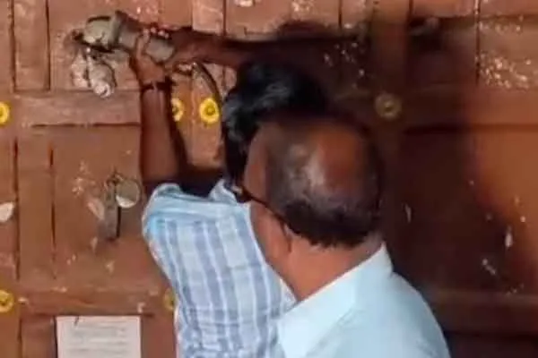 Melpathi Dalit's fear to vote 