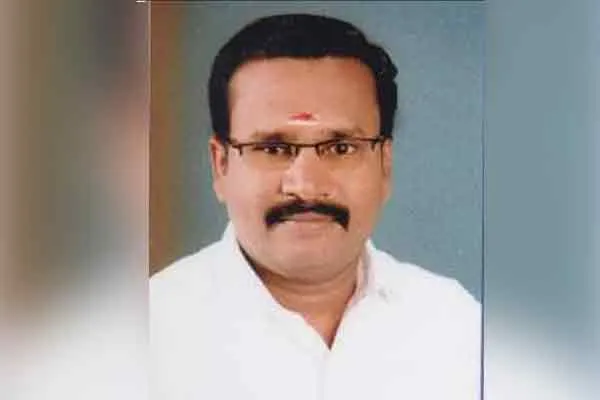 Puthukottai district ADMK member condemn ADMK aalangudi candidate  