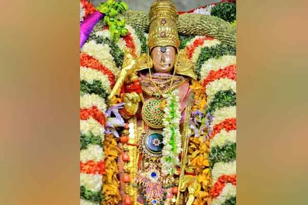 The world famous Madurai Meenakshi Temple wedding held without devotees ..