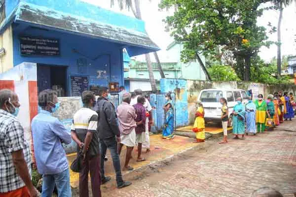 Corona Relief Fund; Family card holders who went to the ration shops with restrictions and bought ..!