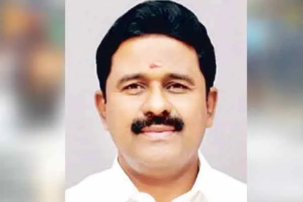Court dismisses cases of former ministers SB Velumani and R Kamaraj ..!