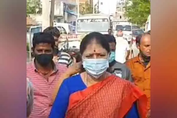 Divakaran at Ramachandra Hospital in Chennai with corona infection; Sasikala does not inquire about health ..!