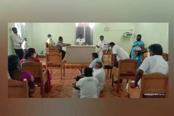 Struggle in panchayat meeting in dindigul 
