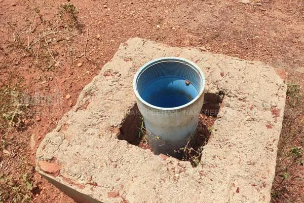 v5 dangerous bore wells within 1 km of the main road ..!
