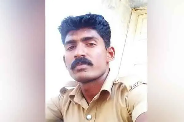 The policemen who stole the chicken and kicked the shopkeeper  