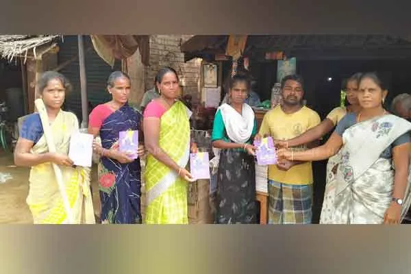 ‘Why the Girl Becomes Addicted’ Tea shop owner offered book to his customers 