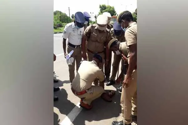 Superintendent of Police's humanitarian act! Appreciated people!