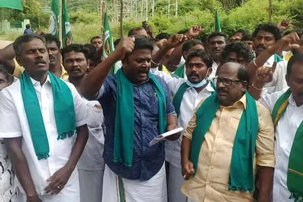 ‘If you are an officer from Tamil Nadu, our demand will be understood ..’ Farmers  