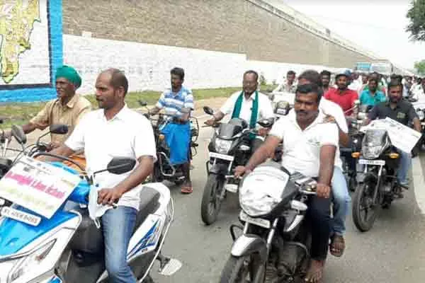Drinking water for 300 villages ..! Going on a rally in a two wheeler and petitioning the Collector ..!