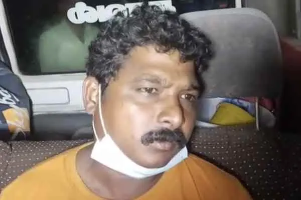 Ration rice issue Kerala vehicle caught by panchayat leader
