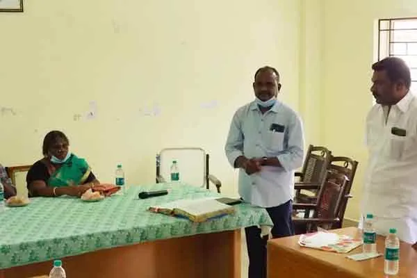 Union leader shocked by ADMK councilors' silence!