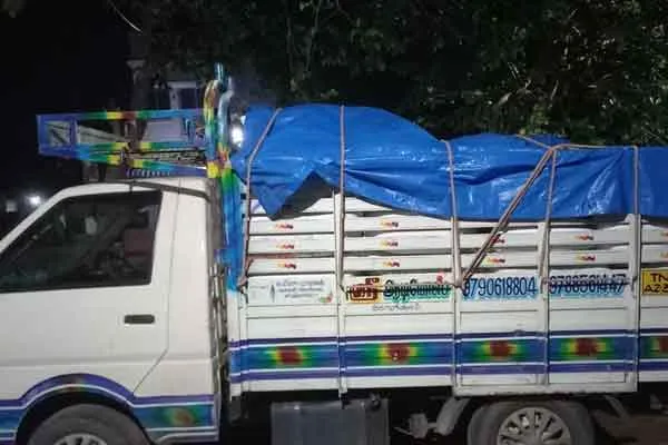 Two arrested case of3 tonnes of ration rice Rice, vehicle confiscated!