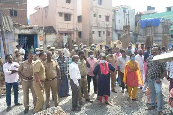 Fake bond registration for temple location 