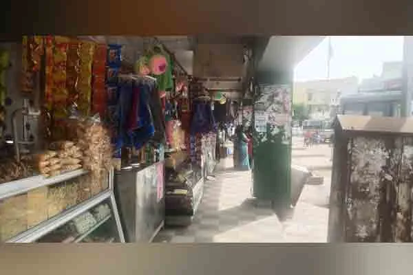 Municipal Commissioner makes curfew effective!