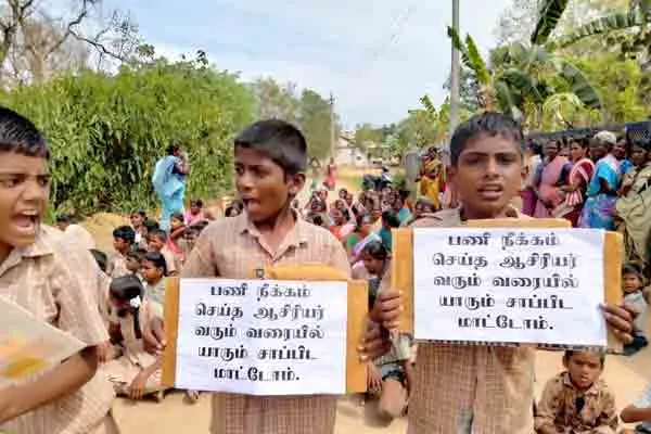 school student case! Students and parents struggle  against the arrival of the suspended teachers!