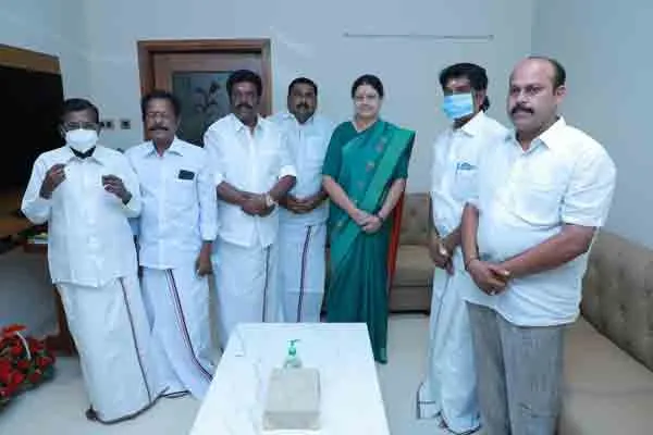 Will you swear Sasikala? New slogan emerging in ADMK!