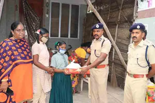 IG Balakrishnan meets the families of the victims 