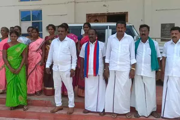 The no-confidence motion brought by the DMK governor against the Panchayat Union Committee Chairman has failed!