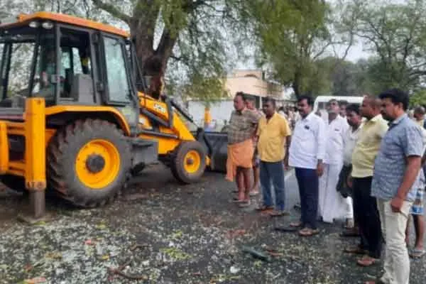 Tree Leaning Accident! MLA Stalin Kumar rushed immediately. 
