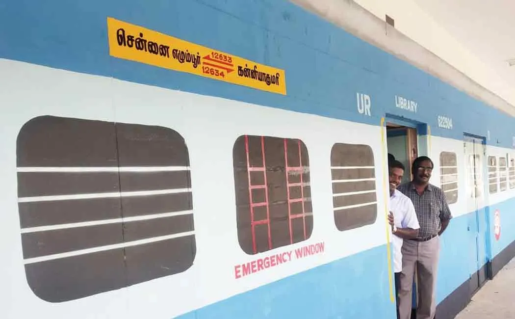 Puthukottai government school head master and teacher painted class room like train 