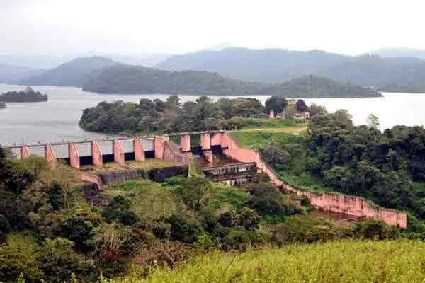 Minister Duraimurugan who went to the Mullai Periyar Dam for inspection 
