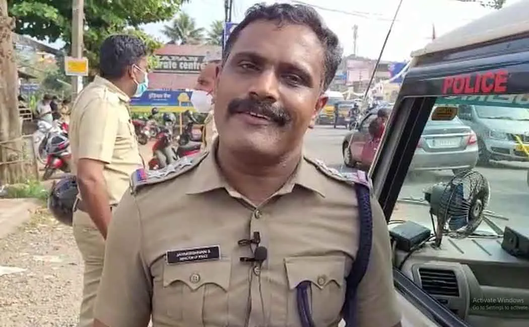 Hashish oil recovered by kerala police two arrested 