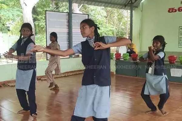 Awesome Government School Headmaster! Students invited Chief Minister  