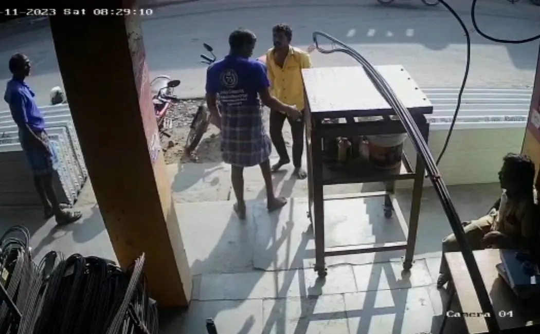   trader who closed his shop due to rowdies in Arakkonam