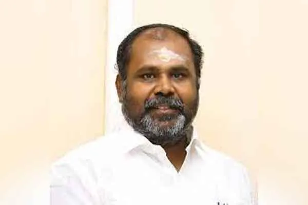 SP Velumani to break ADMK ?