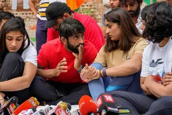 Vinesh Phogat, the player who left the Indian government awards on the road!