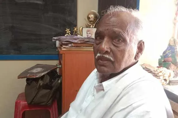 Salem kondappanayakkanpatti government school teacher suspend 