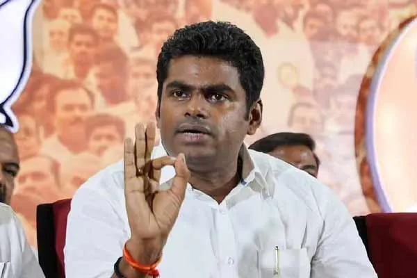 Annamalai and Tejesvi Airplane emergency door open 