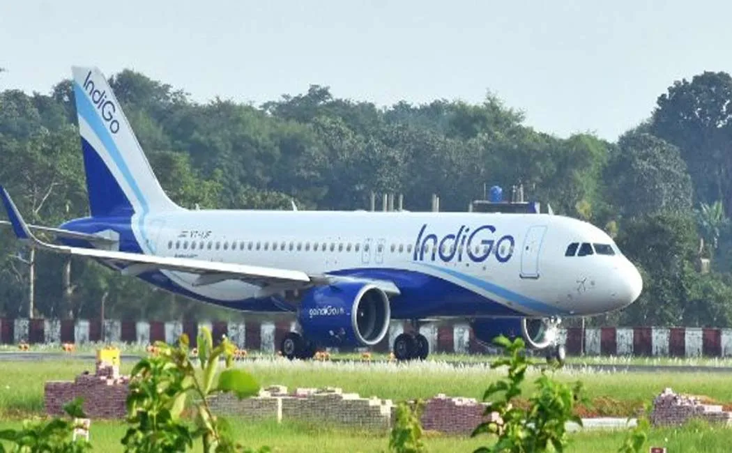 A flight from Delhi made an emergency landing in karachi