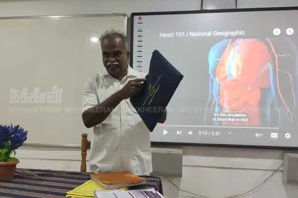 Awesome Government School Headmaster! Students invited Chief Minister  
