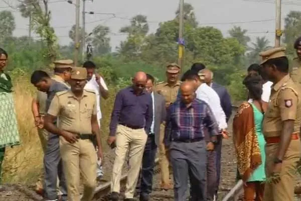Gokulraj case judges inspected in thiruchankodu temple 