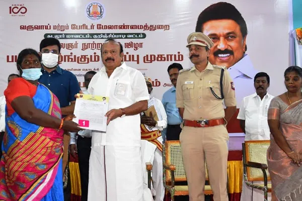 Ministers who gave housing bonds worth Rs 19 crore to 2800 poor people