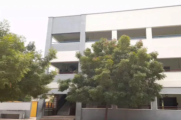 student jumped from the school floor in Karur