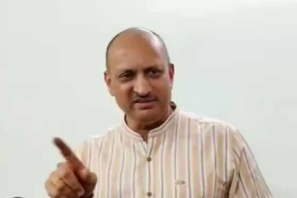 Opposition to BJP Ananth Kumar Hegde who talked about Indira Gandhi and mosque