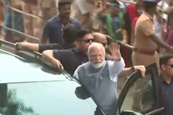 PM Modi performs darshan of Sami at Srirangam