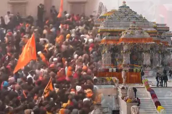 Lakhs of devotees thronged the Ayodhya Ram temple at once