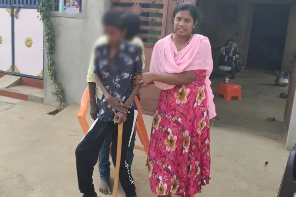 conductor refused to board the differently-abled son in the private bus