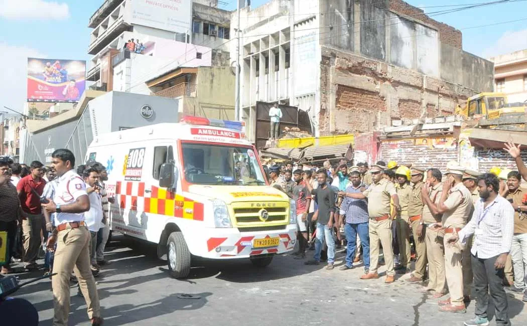 young woman passed away Collapse building wall Thousand Lights 