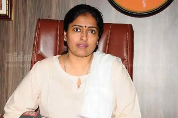 BJP Inter politics Annamalai targeting seniors 