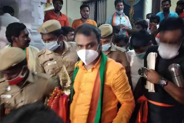 BJP tamilnadu leader murugan arrest in thiruvannamalai for vel yatra 