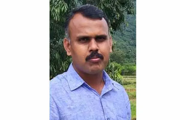 IAS officer udhayachandhiran helped student to make admission in medical 